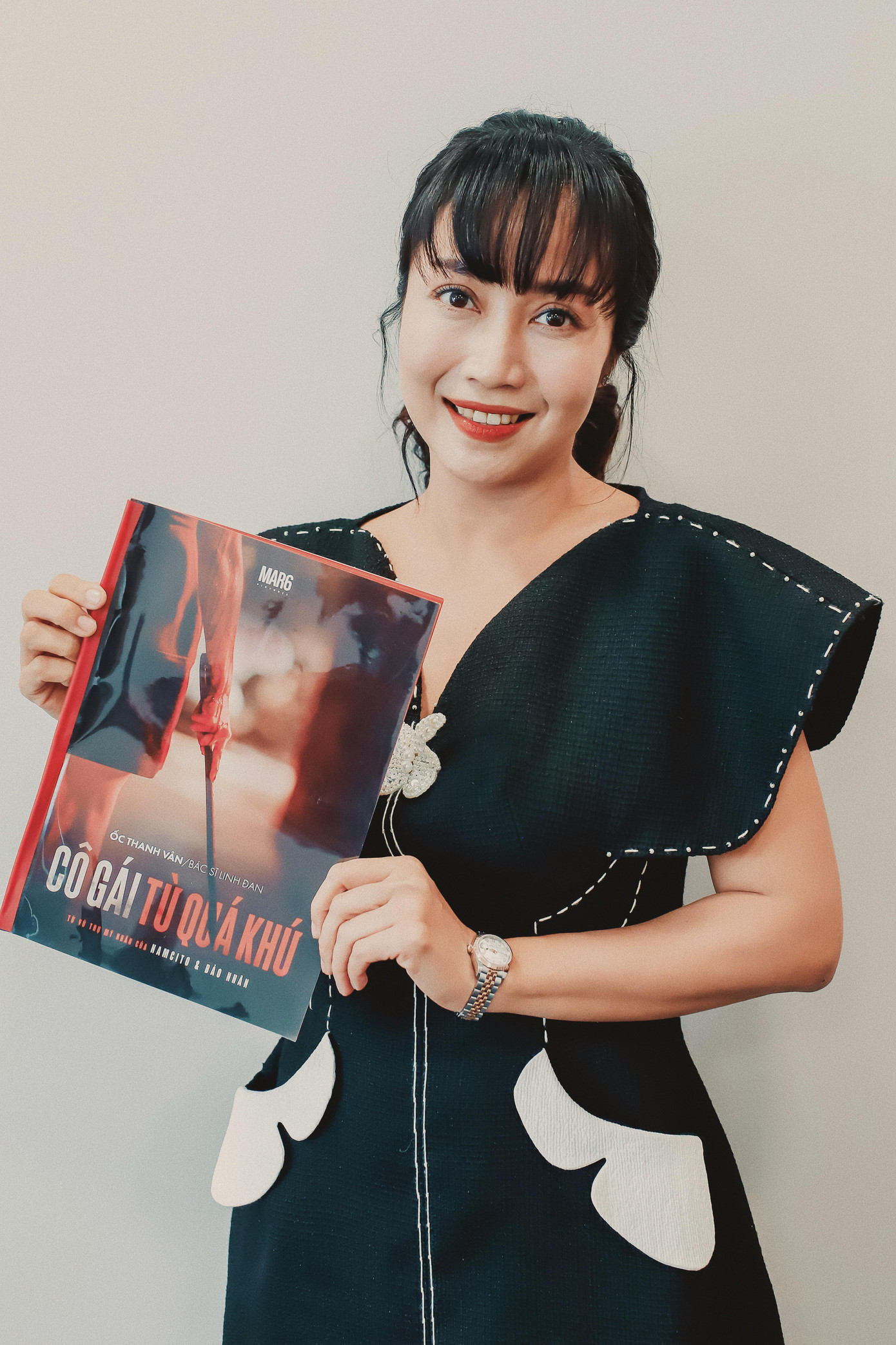 Ốc Thanh Vân cũng là diễn viên lần đầu hợp tác với đạo diễn Bảo Nhân và Namcito với nhân vật bác sĩ Linh Đan. Ốc Thanh Vân cũng là diễn viên lần đầu hợp tác với đạo diễn Bảo Nhân và Namcito với nhân vật bác sĩ Linh Đan.