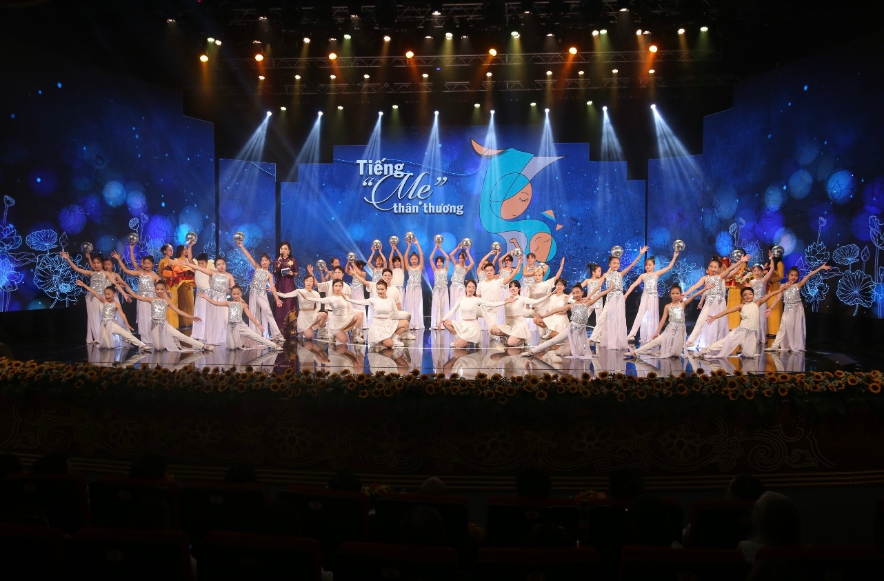 Gala Tiếng "Mẹ" thân thương trong Ngày Tôn vinh tiếng Việt. Gala Tiếng "Mẹ" thân thương trong Ngày Tôn vinh tiếng Việt.