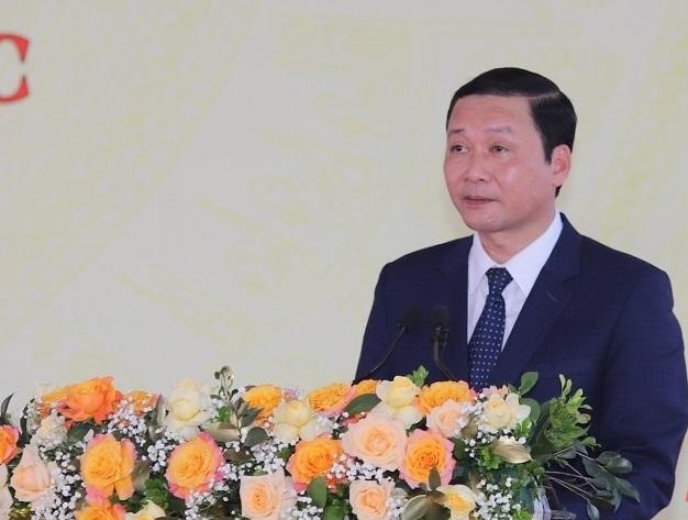 Chủ tịch UBND tỉnh Thanh Hóa Đỗ Minh Tuấn báo cáo công tác chuẩn bị triển khai dự án Khu lưu niệm tại buổi lễ