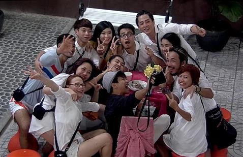 Người giấu mặt: Chương trình THTT không có quảng cáo nào nhưng dẫn đầu về số lượng tìm kiếm trên Google sau khi xảy ra scandal khoả thân. Người giấu mặt: Chương trình THTT không có quảng cáo nào nhưng dẫn đầu về số lượng tìm kiếm trên Google sau khi xảy ra scandal khoả thân