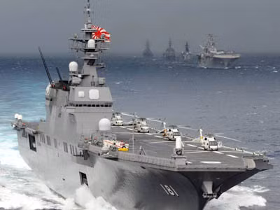 Tàu sân bay trực thăng “Hyuga”