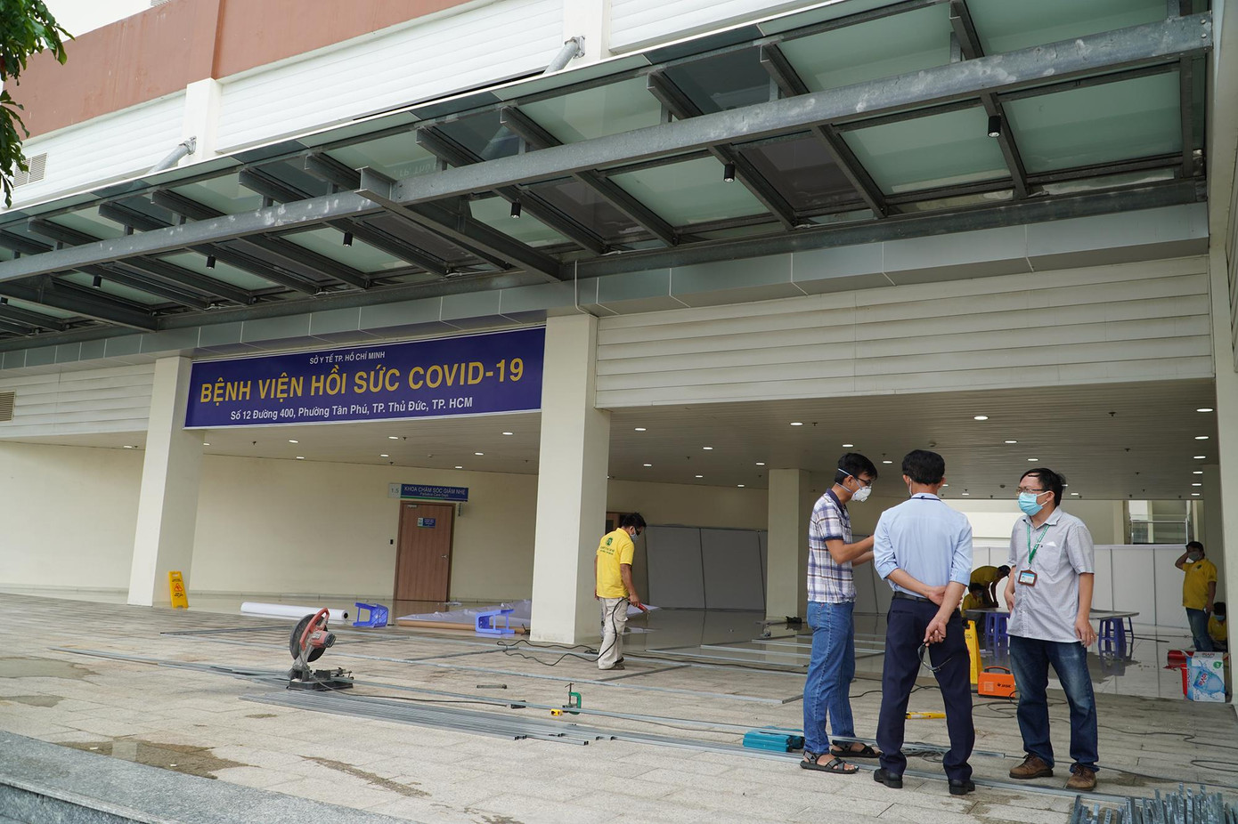 Trung tâm hồi sức bệnh nhân COVID-19 quy mô 1.000 giường đặt tại Bệnh viện Ung Bướu cơ sở 2, TP.Thủ Đức. Trung tâm hồi sức bệnh nhân COVID-19 quy mô 1.000 giường đặt tại Bệnh viện Ung Bướu cơ sở 2, TP.Thủ Đức.