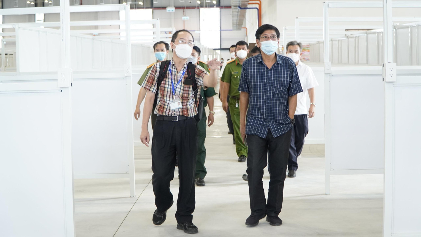 Lãnh đạo tỉnh Bình Dương và các cơ quan ban ngành kiểm tra lần cuối trước khi đưa Bệnh viện dã chiến Bình Dương vào hoạt động chính thức Lãnh đạo tỉnh Bình Dương và các cơ quan ban ngành kiểm tra lần cuối trước khi đưa Bệnh viện dã chiến Bình Dương vào hoạt động chính thức