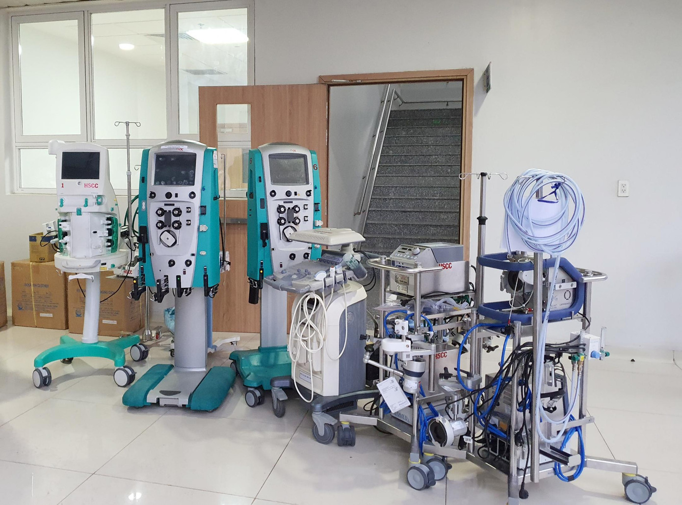 Trang bị maý móc đủ đầy Trang bị maý móc đủ đầy