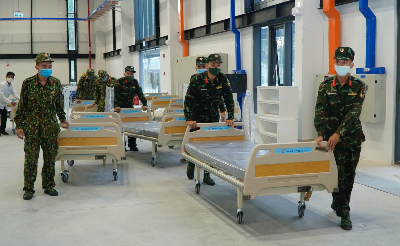 Becamex IDC và các lực lượng khẩn trương thi công để đưa Bệnh viện dã chiến Bình Dương vào hoạt động sớm nhất Becamex IDC và các lực lượng khẩn trương thi công để đưa Bệnh viện dã chiến Bình Dương vào hoạt động sớm nhất