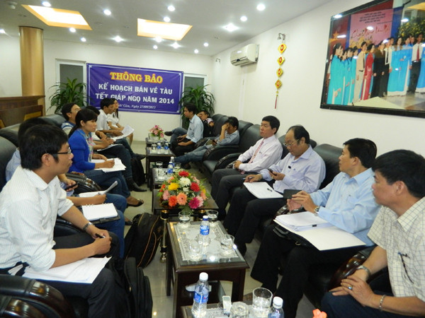 Ngành đường sắt thông báo kế hoạch bán vé Tết Giáp Ngọ. Ảnh: Huy Thịnh