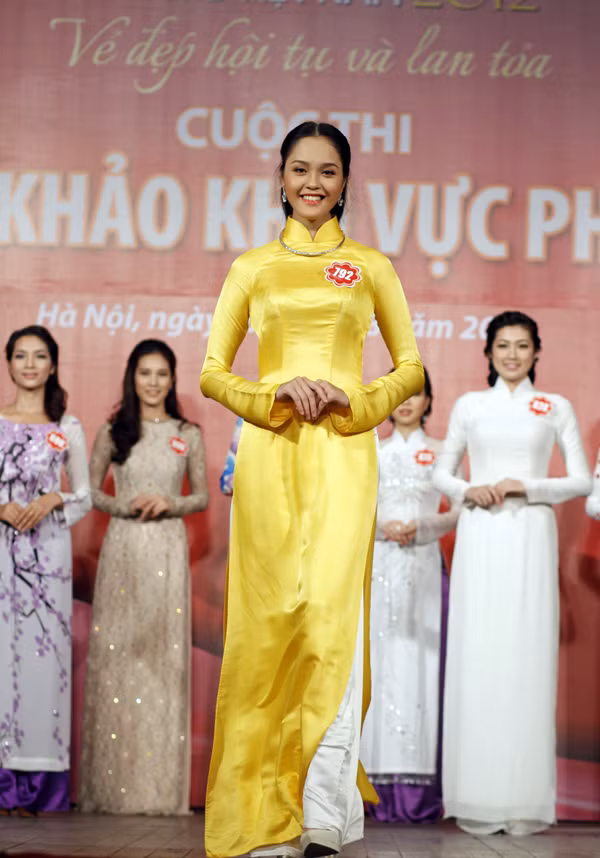 Đỗ Hoàng Anh. SBD: 792