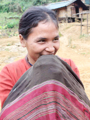 Một số phụ nữ Lào đã mang họ của người Cơ Tu 