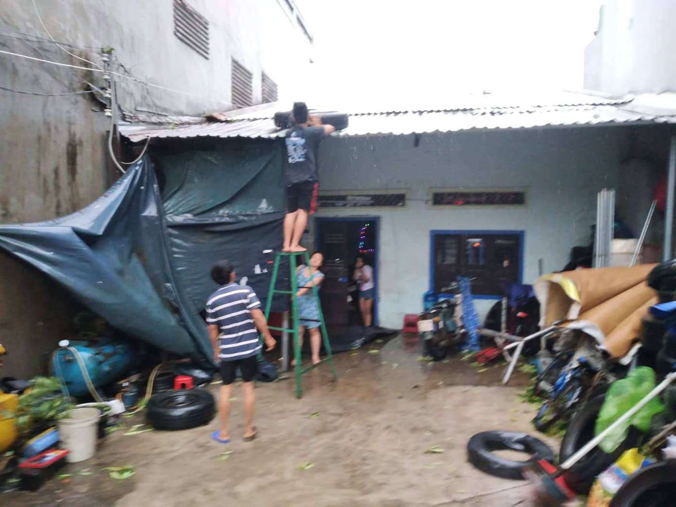 Bão số 9 áp sát, Quảng Ngãi mưa lớn, gió rít từng hồi ảnh 3