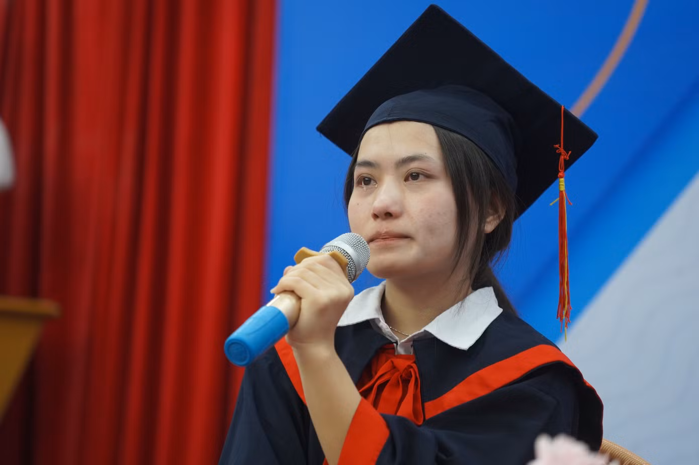 Bạn Lầu Thị Sách, sinh viên năm thứ nhất, Đại học Tài nguyên và Môi trường.