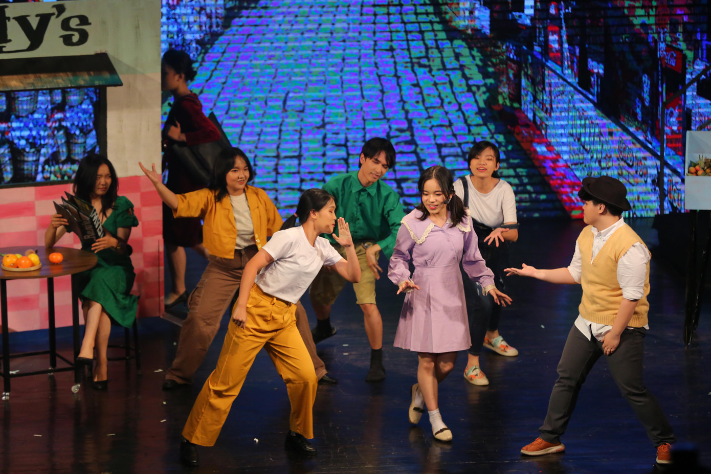 Chương trình là sân chơi cho các bạn trẻ đam mê, sáng tạo nghệ thuật, ngôn ngữ, giải toả căng thẳng ngoài giờ học.