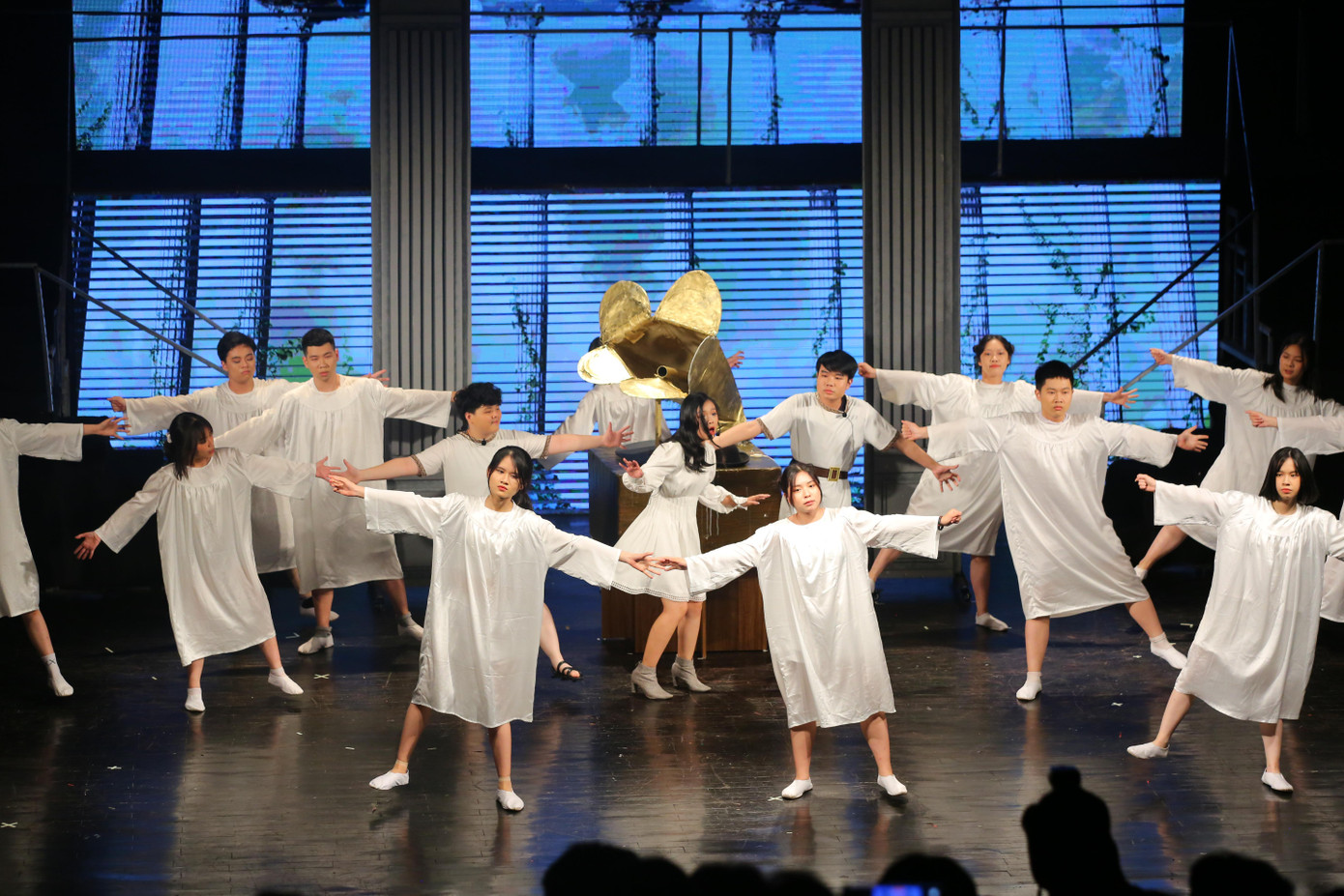 Thể hiện sự đam mê, sáng tạo qua các phân cảnh.