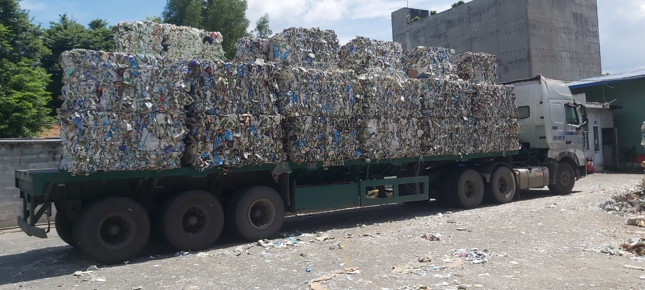 Việc phân loại rác tại nguồn góp phần giảm lãng phí, tạo ra nguồn nguyên liệu cho một số ngành sản xuất. Việc phân loại rác tại nguồn góp phần giảm lãng phí, tạo ra nguồn nguyên liệu cho một số ngành sản xuất.