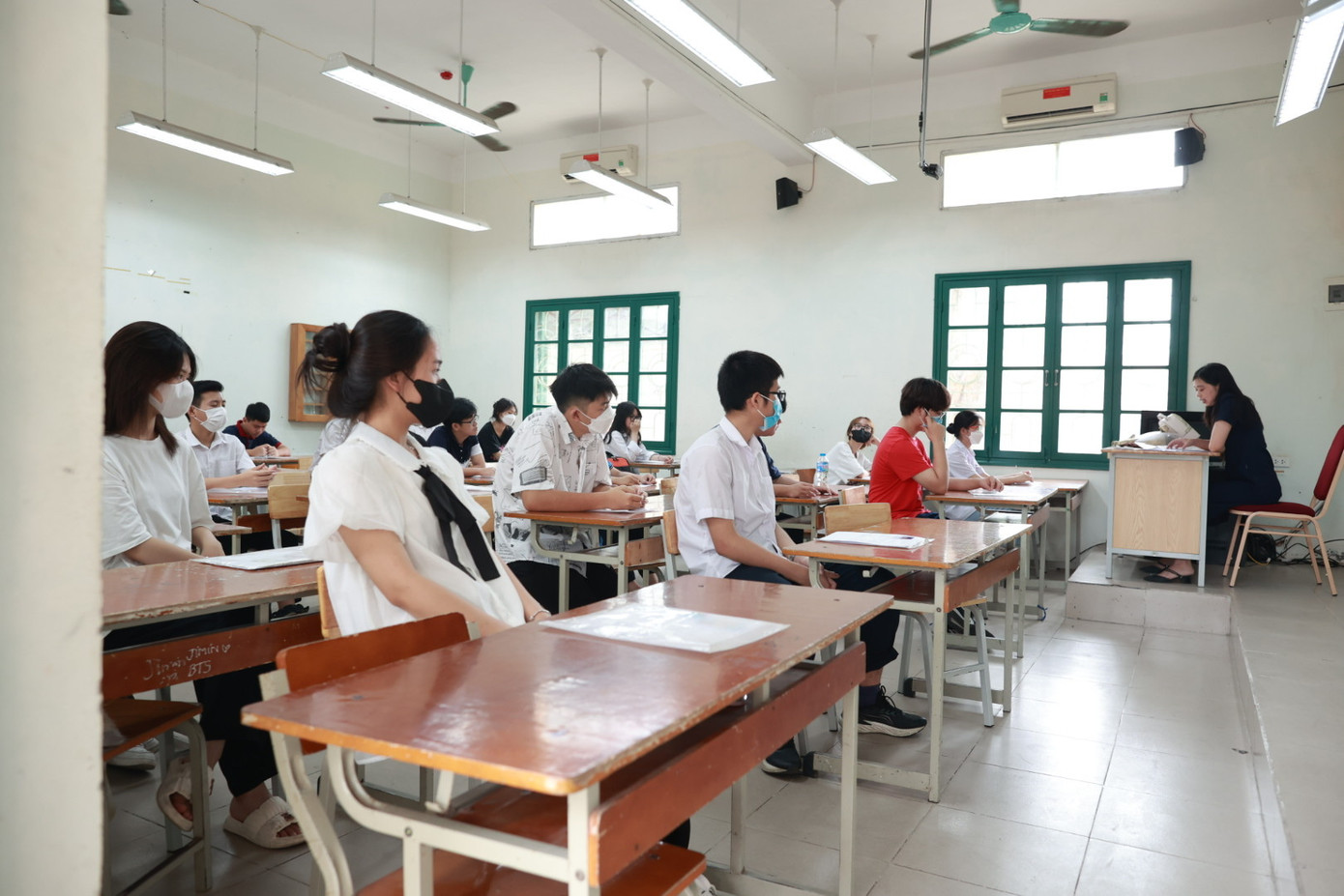 Hà Nội lưu ý cán bộ, thí sinh dự thi, đề thi của kỳ thi tuyển sinh lớp 10 thuộc danh mục “tối mật”, bất cứ hành vi làm lộ, lọt đề ra ngoài đều bị xử lý. Hà Nội lưu ý cán bộ, thí sinh dự thi, đề thi của kỳ thi tuyển sinh lớp 10 thuộc danh mục “tối mật”, bất cứ hành vi làm lộ, lọt đề ra ngoài đều bị xử lý.