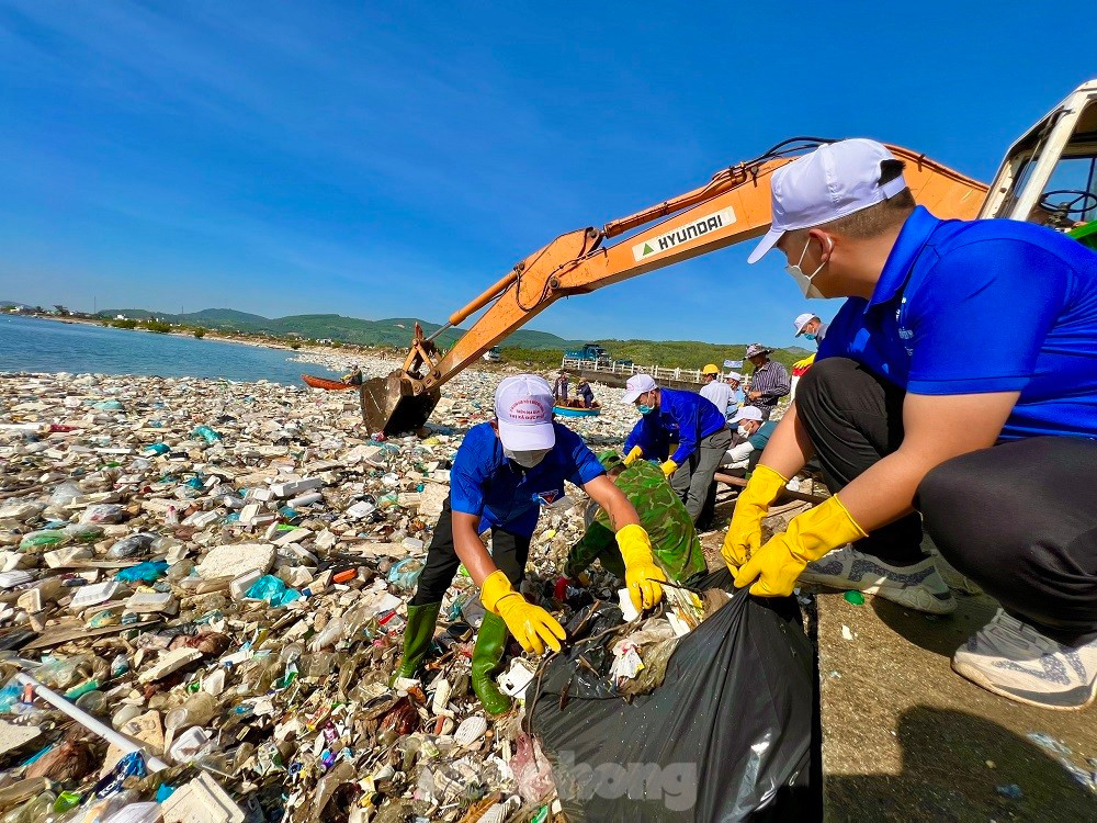 Rác thải nhựa đại dương được coi là vấn đề môi trường nghiêm trọng toàn cầu, chỉ sau biến đổi khí hậu.