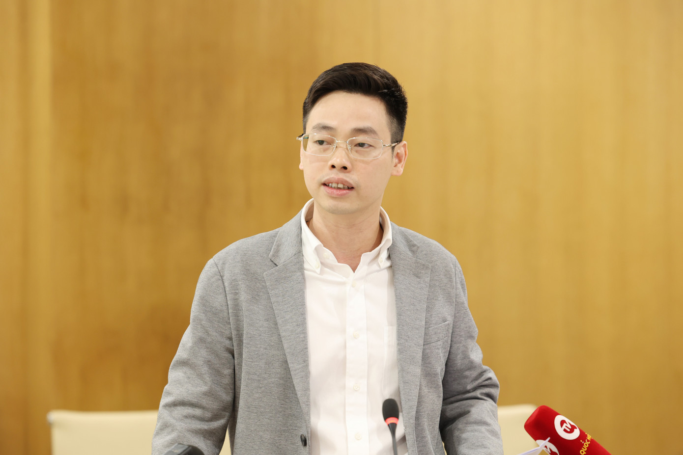 Ông Trần Quang Hưng - Phó Cục trưởng Cục An toàn thông tin chia sẻ tại Họp báo.