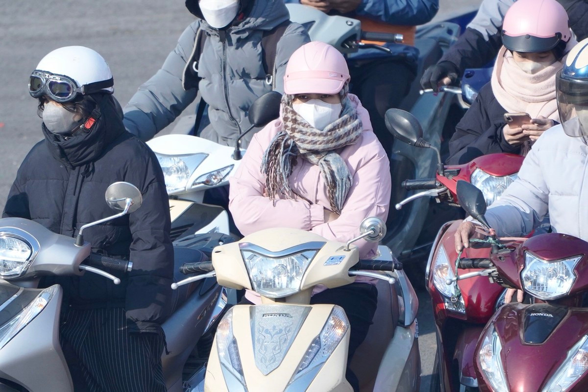 Miền Bắc hửng nắng nhẹ trong chiều nay trước khi chuyển mưa rét.