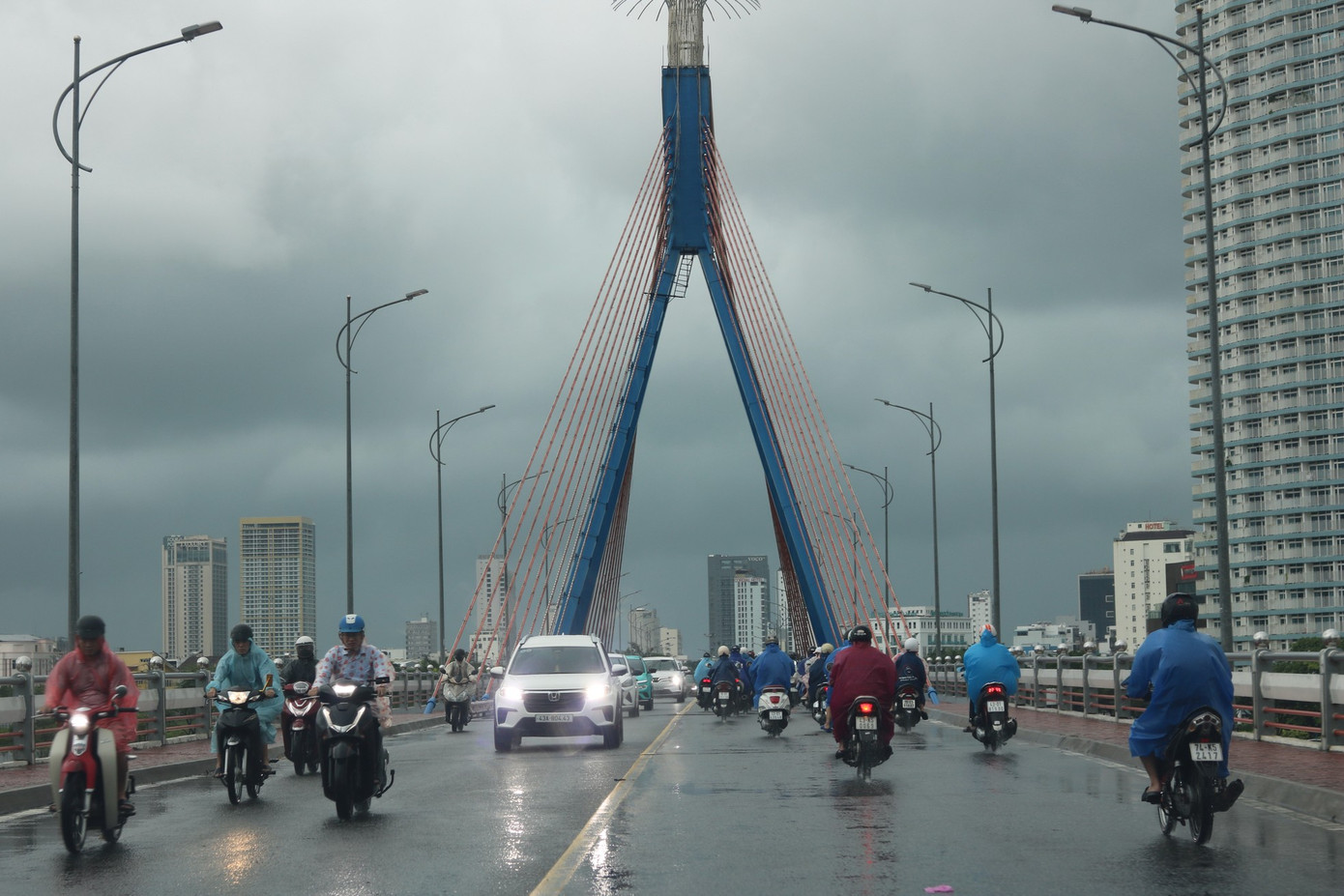 Miền Trung sắp đón một đợt mưa rất lớn. Miền Trung sắp đón một đợt mưa rất lớn.