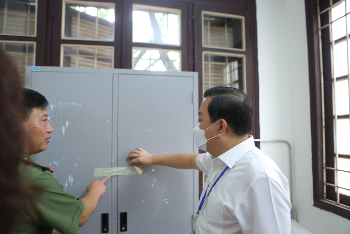 Lãnh đạo UBND TP Hà Nội kiểm tra công tác chuẩn bị thi tại Điểm thi THPT Phan Đình Phùng ngày 6/7. Lãnh đạo UBND TP Hà Nội kiểm tra công tác chuẩn bị thi tại Điểm thi THPT Phan Đình Phùng ngày 6/7.