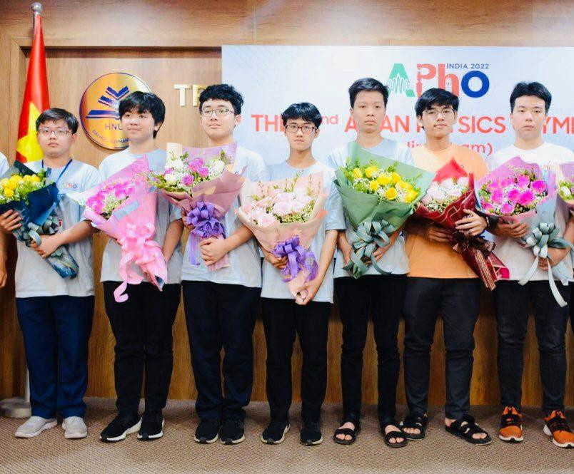 Đội tuyển học sinh Việt Nam tham dự kỳ thi Olympic Vật lý Châu Á – Thái Bình Dương (APhO),