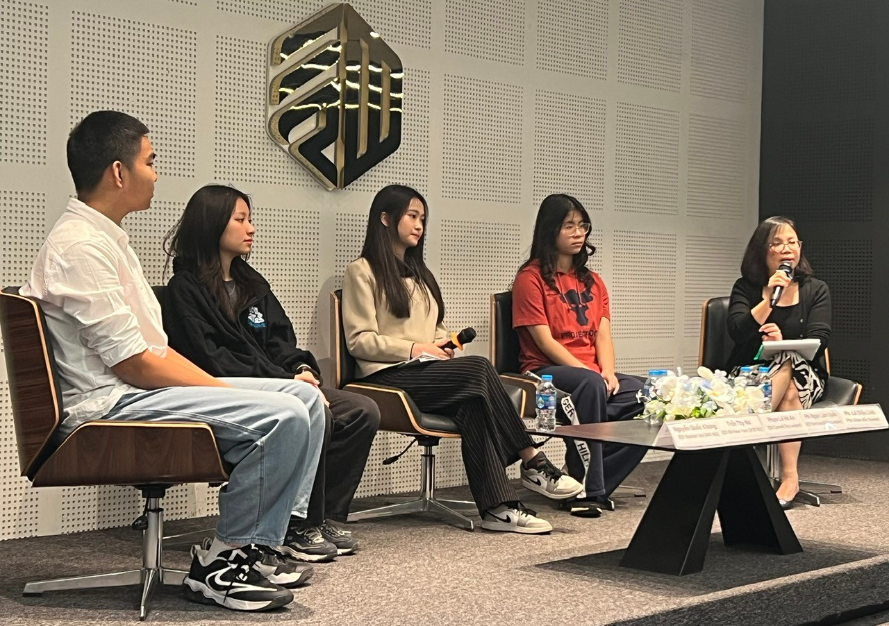 Các học sinh trúng tuyển đại học sớm các trường top đầu Mỹ chia sẻ kinh nghiệm và quá trình nỗ lực.