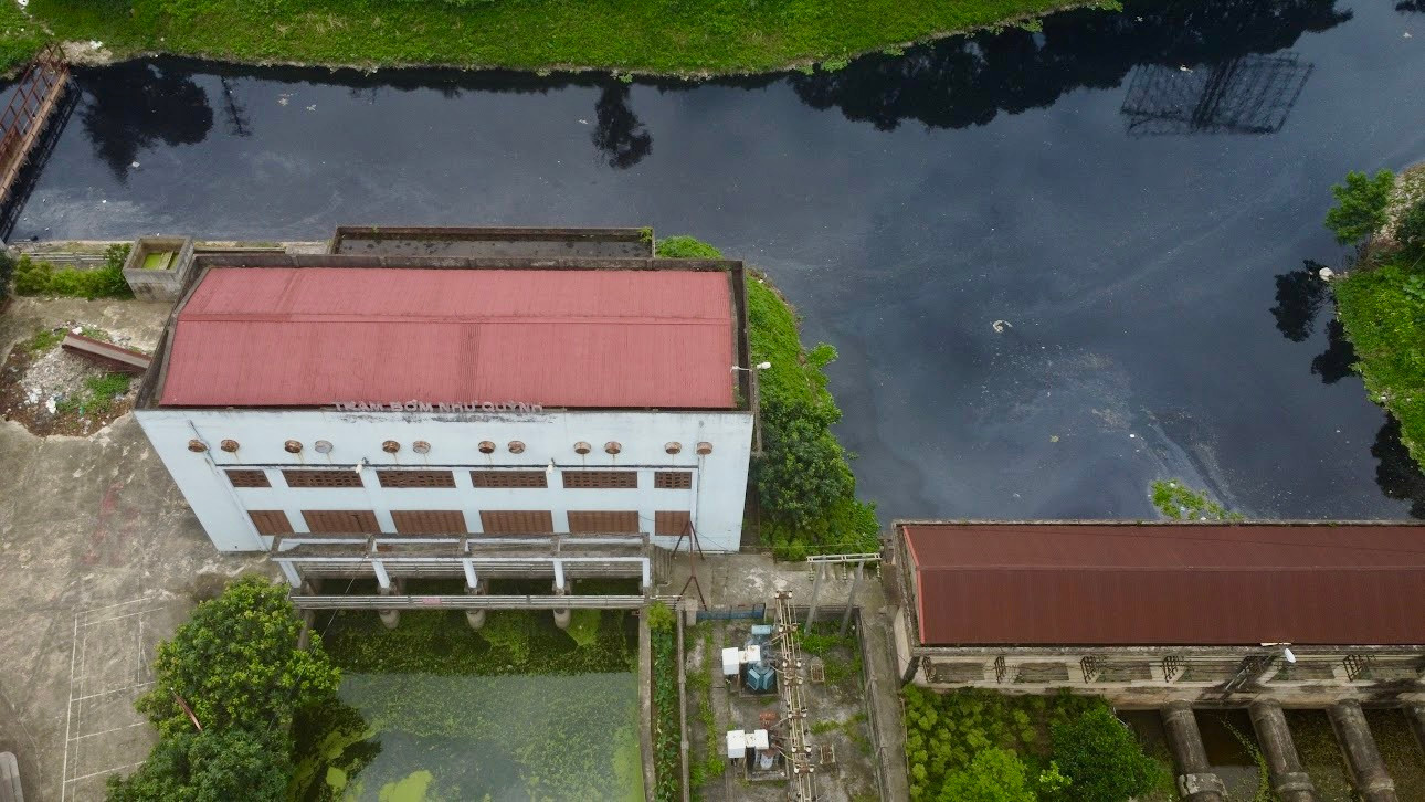 Việc thí điểm xử lý ô nhiễm nước hệ thống thuỷ lợi Bắc Hưng Hải sẽ là nhiệm vụ môi trường trọng điểm trong thời gian tới. Ảnh: Trọng Tài. Việc thí điểm xử lý ô nhiễm nước hệ thống thuỷ lợi Bắc Hưng Hải sẽ là nhiệm vụ môi trường trọng điểm trong thời gian tới. Ảnh: Trọng Tài.