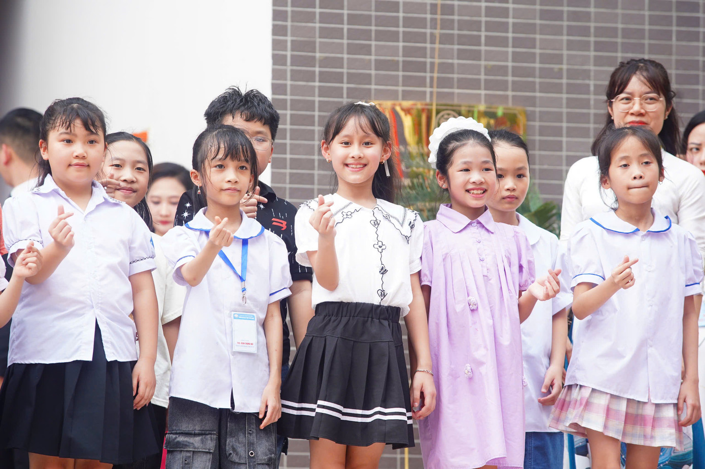 Tinh thần cuộc thi chữ đẹp lần này là: "Rèn nét chữ - rèn nết người'. Tinh thần cuộc thi chữ đẹp lần này là: "Rèn nét chữ - rèn nết người'.