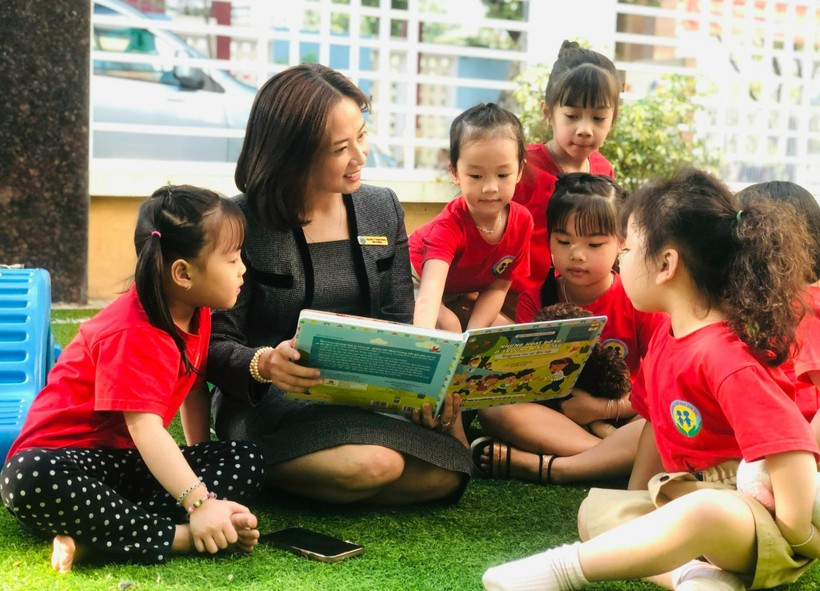 Năm 2022, cô Nguyễn Thị Thanh Hương, sinh năm 1985, đảm nhận chức vụ Hiệu trưởng Trường mầm non Sao Mai, quận Ba Đình qua thi tuyển.