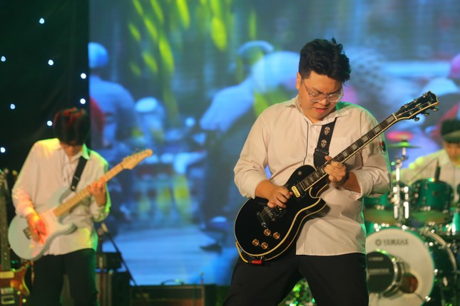 Một tiết mục ấn tượng của học sinh Trường THPT Việt Đức trong chương trình liên hoan lần thứ nhất năm 2023.