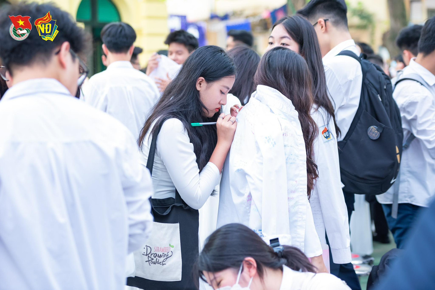 Lưu giữ những khoảnh khắc đẹp. Lưu giữ những khoảnh khắc đẹp.