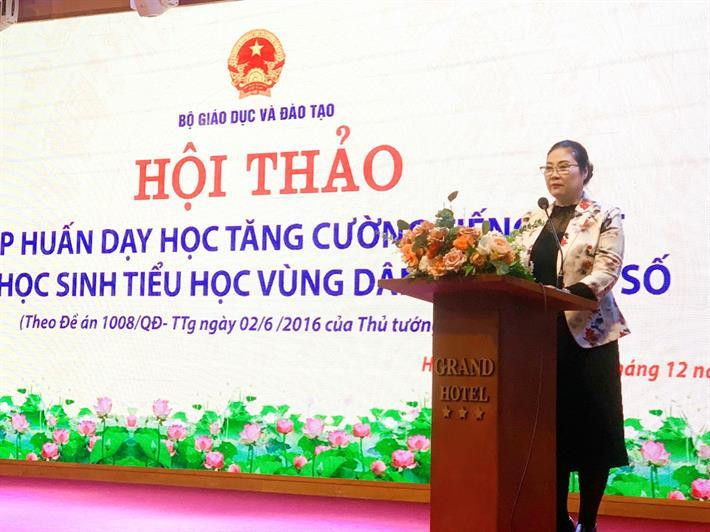 Bà Trịnh Hoài Thu, Phó Vụ trưởng Vụ Giáo dục Tiểu học (Bộ GD&amp;ĐT) phát biểu tại hội thảo.