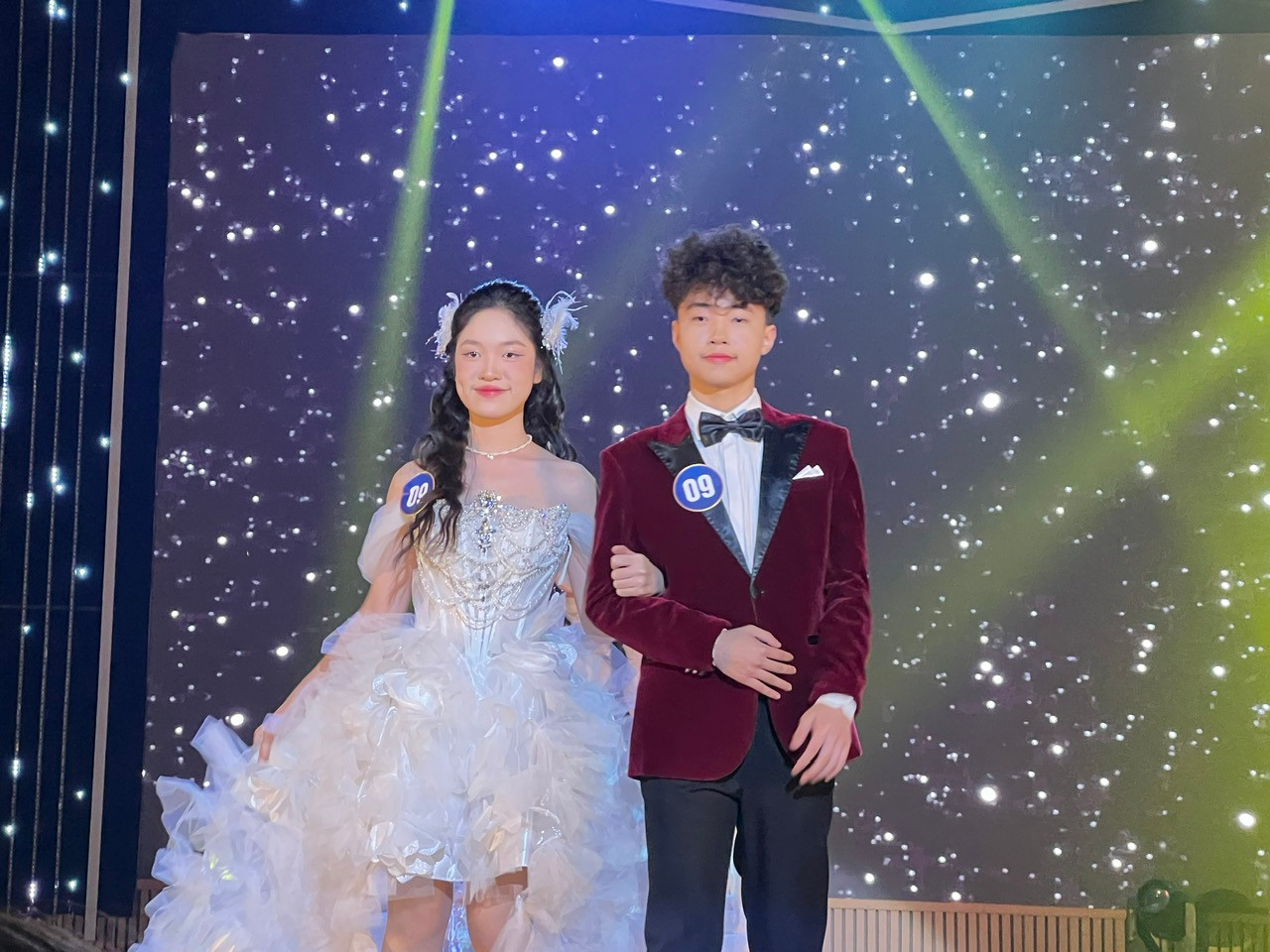 Trước đêm hội, các lớp cử ra các cặp đôi để tranh tài qua các vòng thi sơ khảo như: Thuyết trình tiếng Anh qua video, thể hiện tài năng trong sự kiện tìm kiếm Giang Vo's Got Talent... Trước đêm hội, các lớp cử ra các cặp đôi để tranh tài qua các vòng thi sơ khảo như: Thuyết trình tiếng Anh qua video, thể hiện tài năng trong sự kiện tìm kiếm Giang Vo's Got Talent...