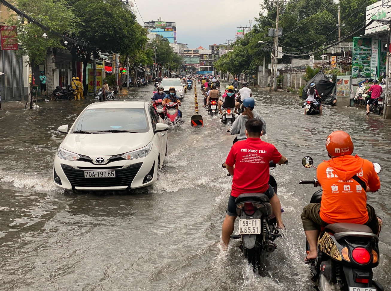 TPHCM chiều nay có mưa rào và dông.