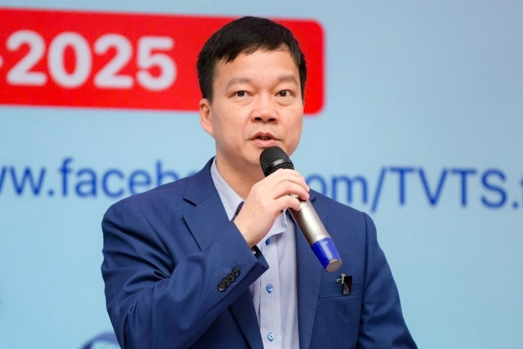 PGS.TS Nguyễn Anh Dũng, Phó Vụ trưởng Vụ Giáo dục đại học (Bộ GD&ĐT), sẽ chia sẻ với học sinh về kỳ thi tốt nghiệp THPT, điểm mới đáng lưu ý trong tuyển sinh đại học năm 2025. PGS.TS Nguyễn Anh Dũng, Phó Vụ trưởng Vụ Giáo dục đại học (Bộ GD&ĐT), sẽ chia sẻ với học sinh về kỳ thi tốt nghiệp THPT, điểm mới đáng lưu ý trong tuyển sinh đại học năm 2025.