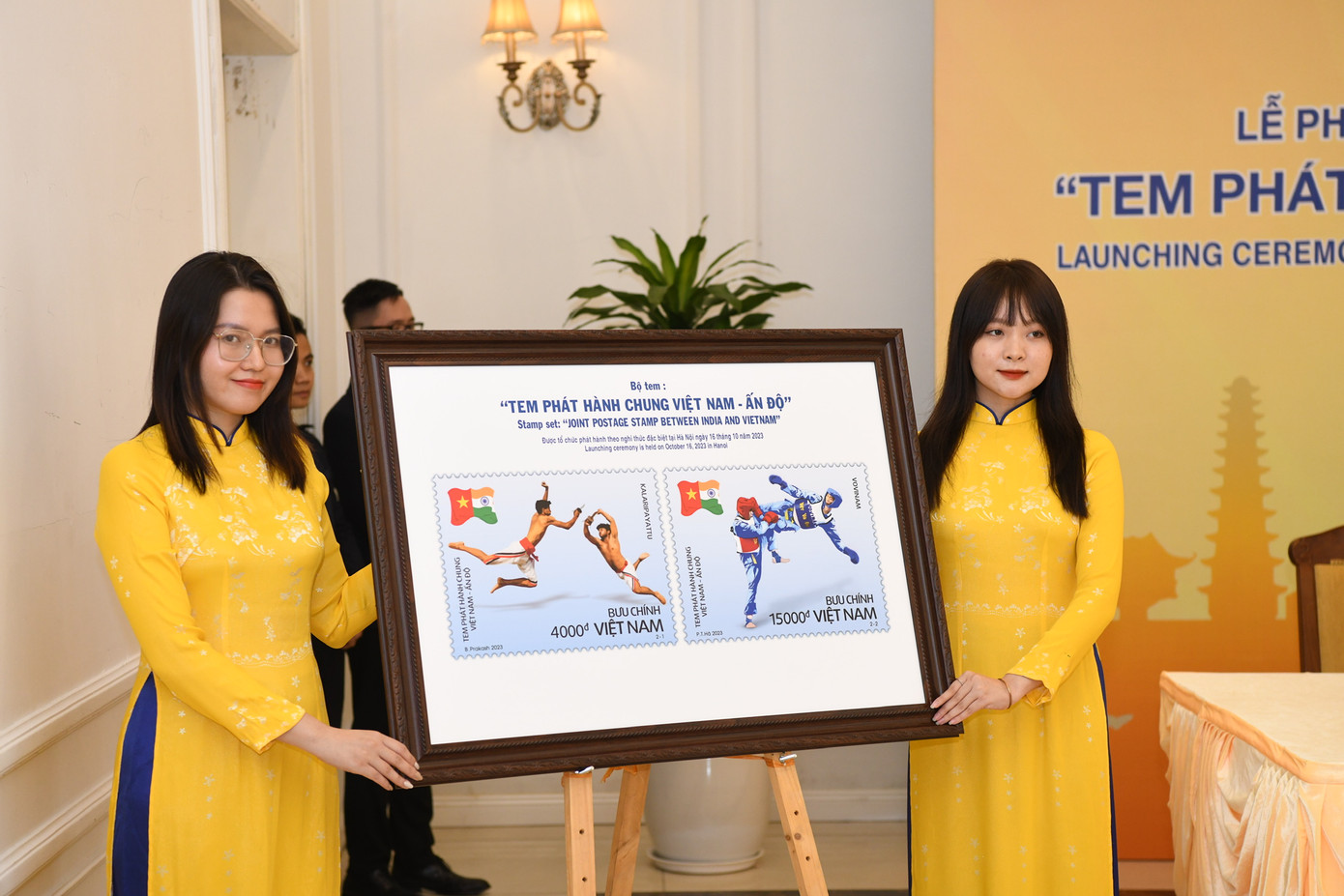 Bộ "Tem phát hành chung Việt Nam - Ấn Độ" Bộ "Tem phát hành chung Việt Nam - Ấn Độ"