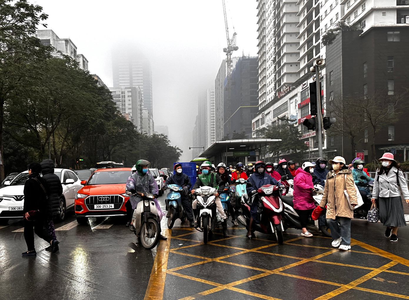 Miền Bắc có thể chìm trong nồm ẩm những ngày tới. Ảnh: Như Ý.