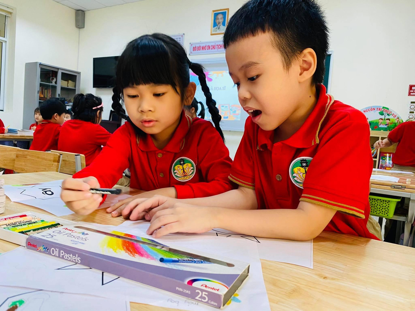 ảnh: Học sinh Trường tiểu học Tràng An, quận Hoàn Kiếm (Hà Nội) trong một giờ học Tiếng Việt 1 năm ngoái. ảnh: Học sinh Trường tiểu học Tràng An, quận Hoàn Kiếm (Hà Nội) trong một giờ học Tiếng Việt 1 năm ngoái.