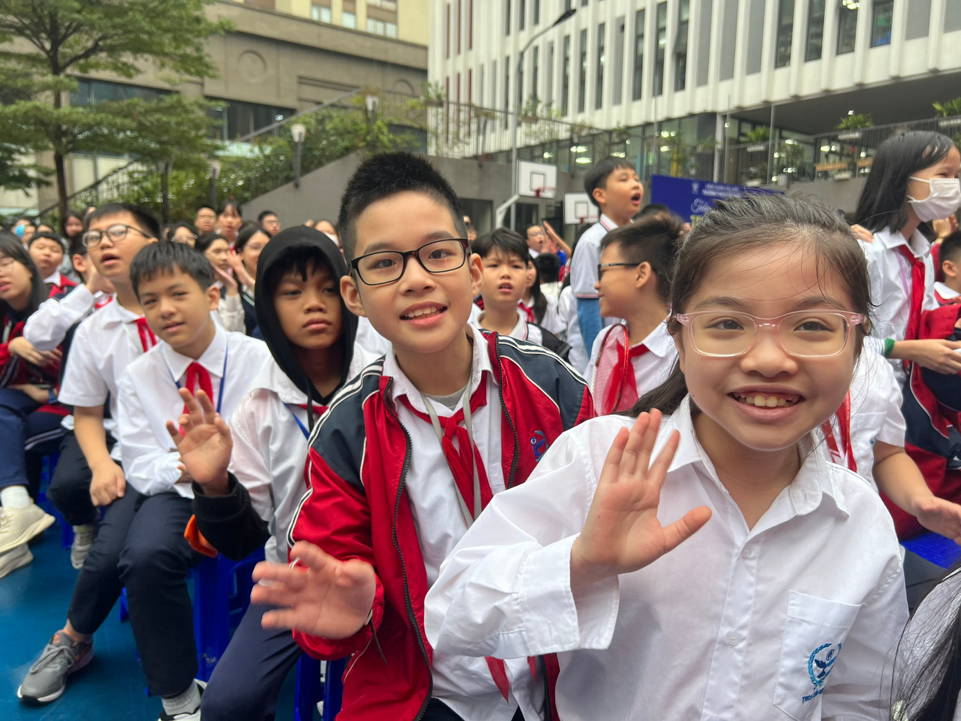 Nhiều địa phương miễn 100% học phí cho học sinh các cấp trong năm học tới. Nhiều địa phương miễn 100% học phí cho học sinh các cấp trong năm học tới.