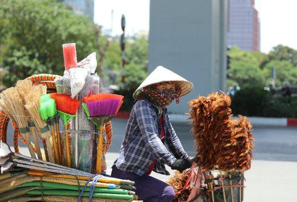 Hôm nay (4/6) là ngày nắng nóng gay gắt nhất ở miền Bắc và miền Trung trong đợt nắng nóng này. Ảnh: Như Ý.