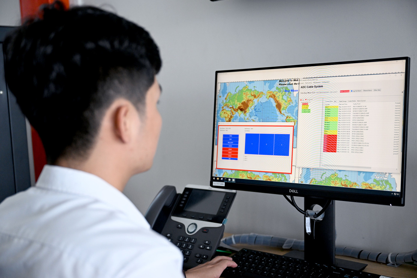 Việt Nam đưa vào vận hành tuyến cáp quang biển có dung lượng lớn nhất ADC. Việt Nam đưa vào vận hành tuyến cáp quang biển có dung lượng lớn nhất ADC.