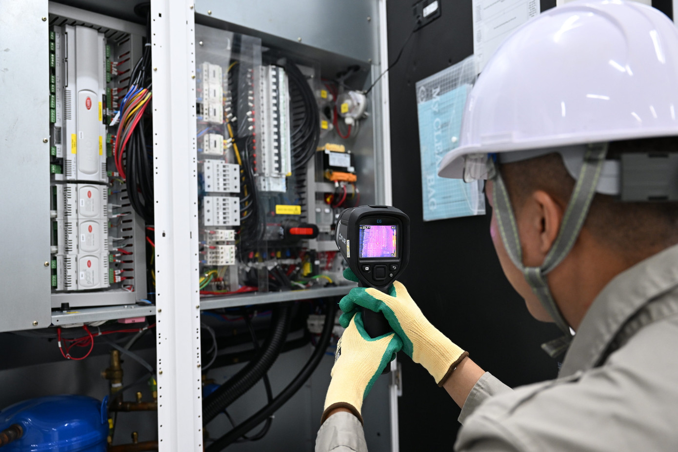 Tuyến cáp quang mới sẽ góp phần đảm bảo an toàn mạng lưới, thúc đẩy 5G, AI. Tuyến cáp quang mới sẽ góp phần đảm bảo an toàn mạng lưới, thúc đẩy 5G, AI.