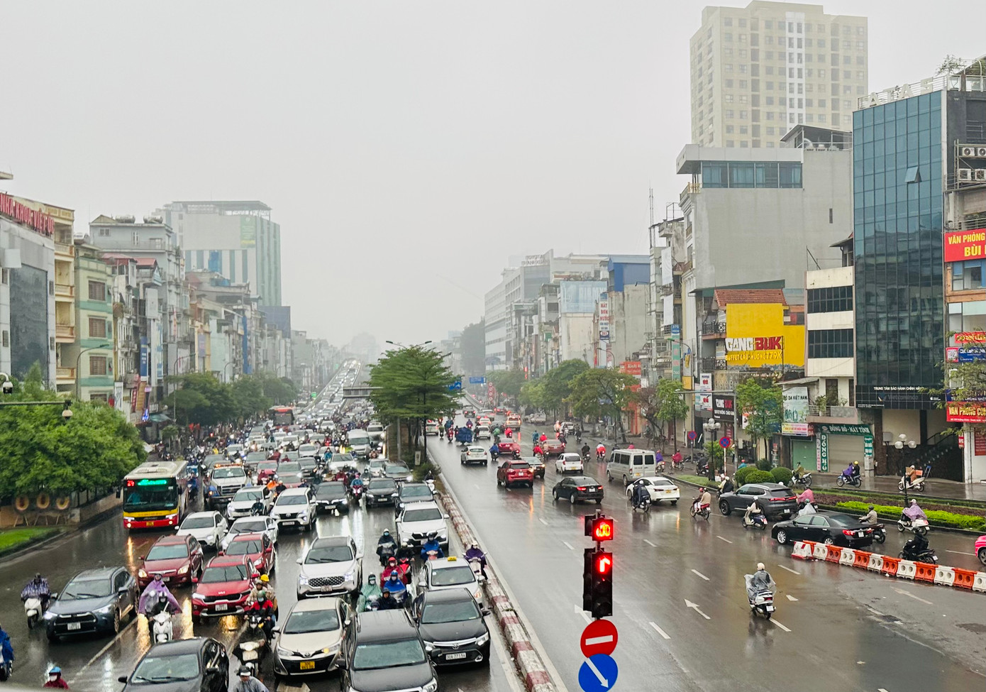 Miền Bắc hôm nay tiếp tục hình thái thời tiết mưa phùn, nồm ẩm.