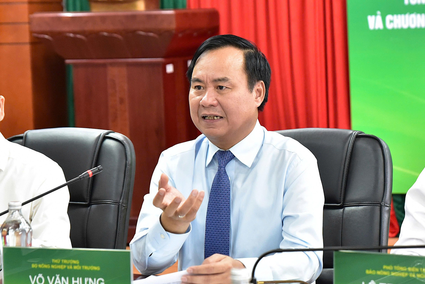 Thứ trưởng Võ Văn Hưng chia sẻ kết quả của Chương trình MTQG xây dựng nông thôn mới và giảm nghèo bền vững giai đoạn 2021-2025. Thứ trưởng Võ Văn Hưng chia sẻ kết quả của Chương trình MTQG xây dựng nông thôn mới và giảm nghèo bền vững giai đoạn 2021-2025.