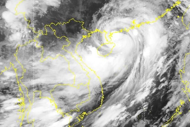 Bão số 1 mạnh cấp 12, giật tới cấp 15 đổ bộ vào Trung Quốc trong chiều nay. Ảnh vệ tinh.