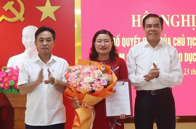 Bà Nguyễn Thị Nguyệt được bổ nhiệm giữ chức Giám đốc Sở GD&ĐT Hà Tĩnh kể từ ngày 23/5/2024. Bà Nguyễn Thị Nguyệt được bổ nhiệm giữ chức Giám đốc Sở GD&ĐT Hà Tĩnh kể từ ngày 23/5/2024.