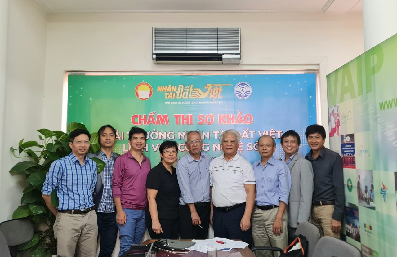 Hội đồng giám khảo vòng sơ khảo cuộc thi Nhân tài Đất Việt 2023. Hội đồng giám khảo vòng sơ khảo cuộc thi Nhân tài Đất Việt 2023.