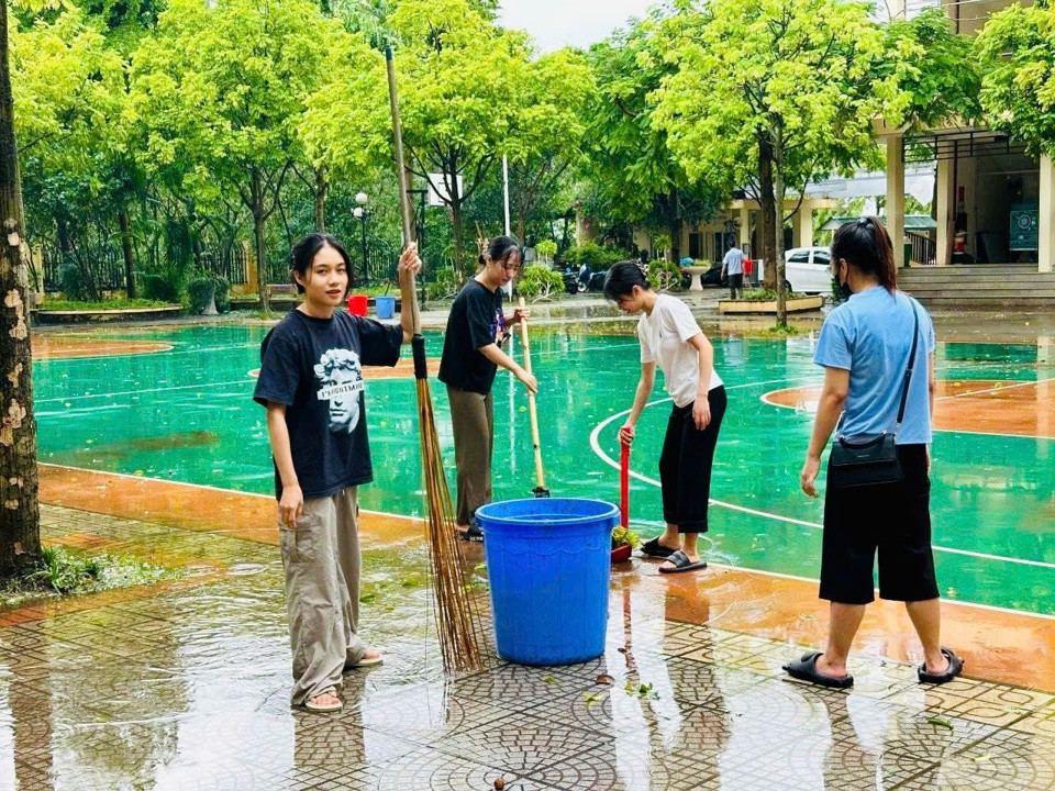 Hà Nội yêu cầu các trường phát động và triển khai phong trào thi đua Sáng - Xanh - Sạch - Đẹp của thành phố. Hà Nội yêu cầu các trường phát động và triển khai phong trào thi đua Sáng - Xanh - Sạch - Đẹp của thành phố.