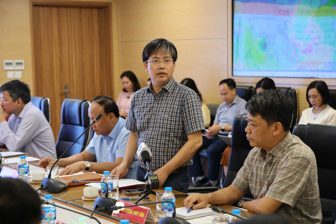 Ông Mai Văn Khiêm - Giám đốc Trung tâm Dự báo Khí tượng Thủy văn Quốc gia. Ông Mai Văn Khiêm - Giám đốc Trung tâm Dự báo Khí tượng Thủy văn Quốc gia.