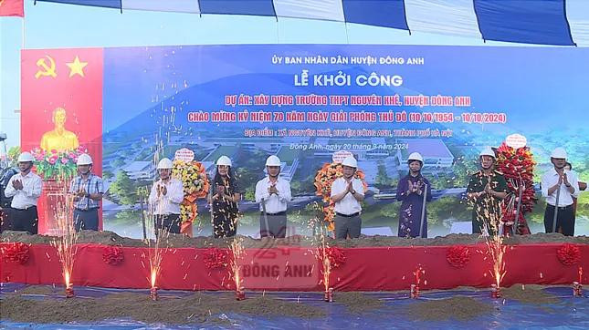 Năm 2024, trường THPT ở huyện Đông Anh được khởi công xây dựng. Dự kiến, trường này sẽ đi vào hoạt động ngay năm học tới. Năm 2024, trường THPT ở huyện Đông Anh được khởi công xây dựng. Dự kiến, trường này sẽ đi vào hoạt động ngay năm học tới.