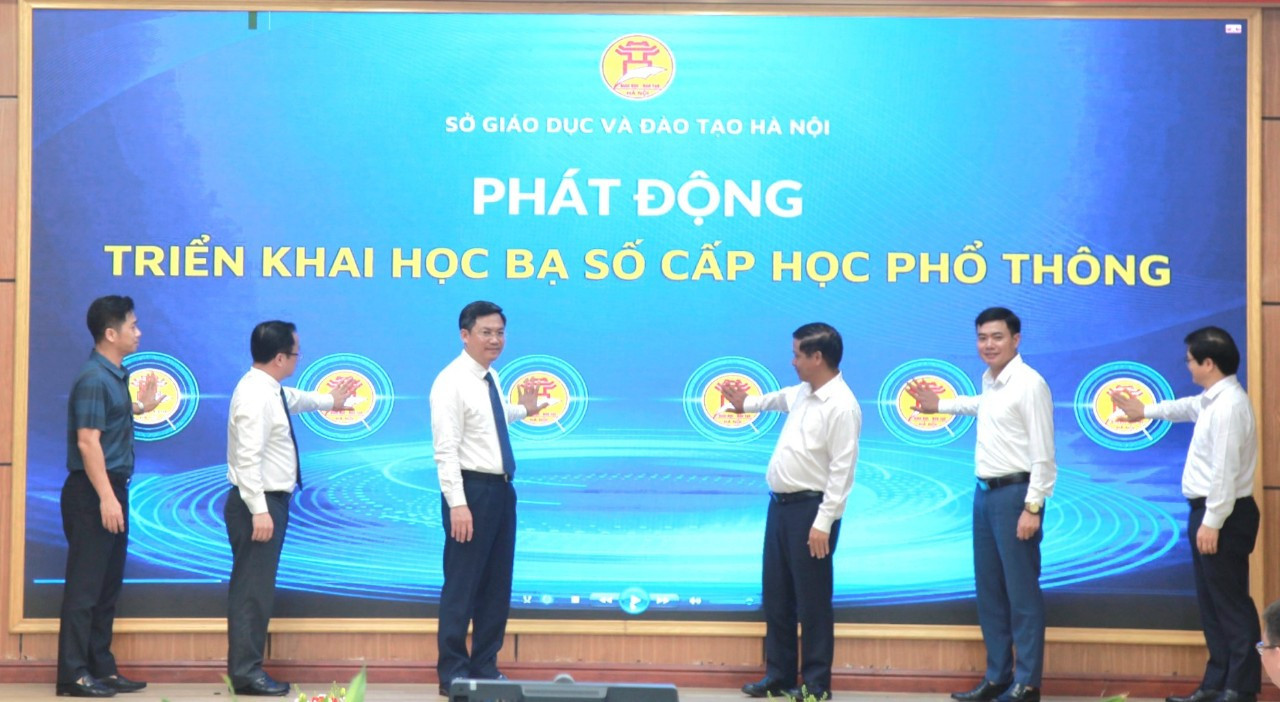 Ngành giáo dục Hà Nội phát động triển khai học bạ số cấp học phổ thông ngày 12/8. Ngành giáo dục Hà Nội phát động triển khai học bạ số cấp học phổ thông ngày 12/8.